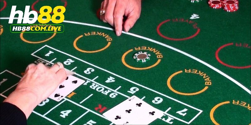 Luật chơi Baccarat quy định về việc Banker rút thêm bài